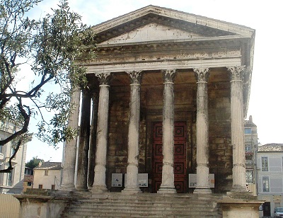 Nimes, Maison carre