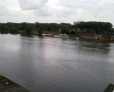 Toulouse walking tour Garonne